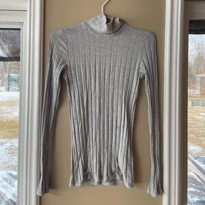 Aritzia Wilfred Free Grey Turtleneck Top - Size Small
